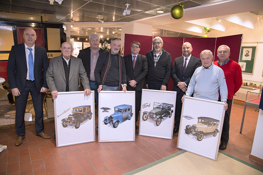 Cachet « Joyeux Noël » et remise des cadres souvenirs « Voitures d’antan-3 »